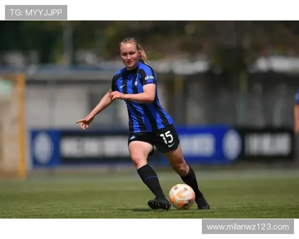 国际米兰俱乐部官网中文版提供球队训练花絮及幕后故事带你走近明星球员 国际米兰俱乐部官网中文版提供球队训练花絮及幕后故事带你走近明星球员